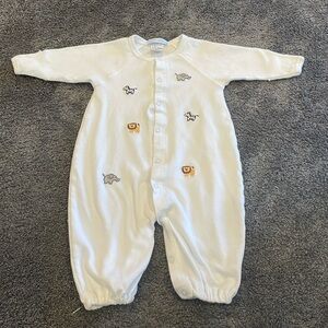 NEVER BEEN WORN unisex baby white one piece pajamas with cute animal print